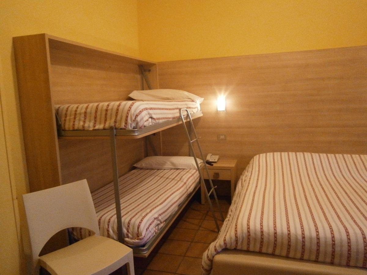 Hotel Chiara Sirmione Exterior foto